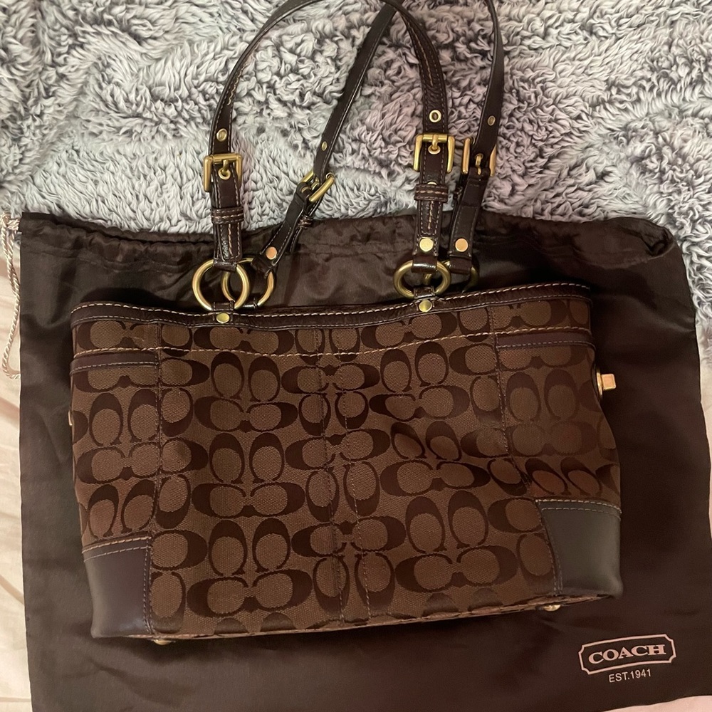 Vintage 2003/2004 Brown Coach Purse with matching Wrislet and Dust Bag
